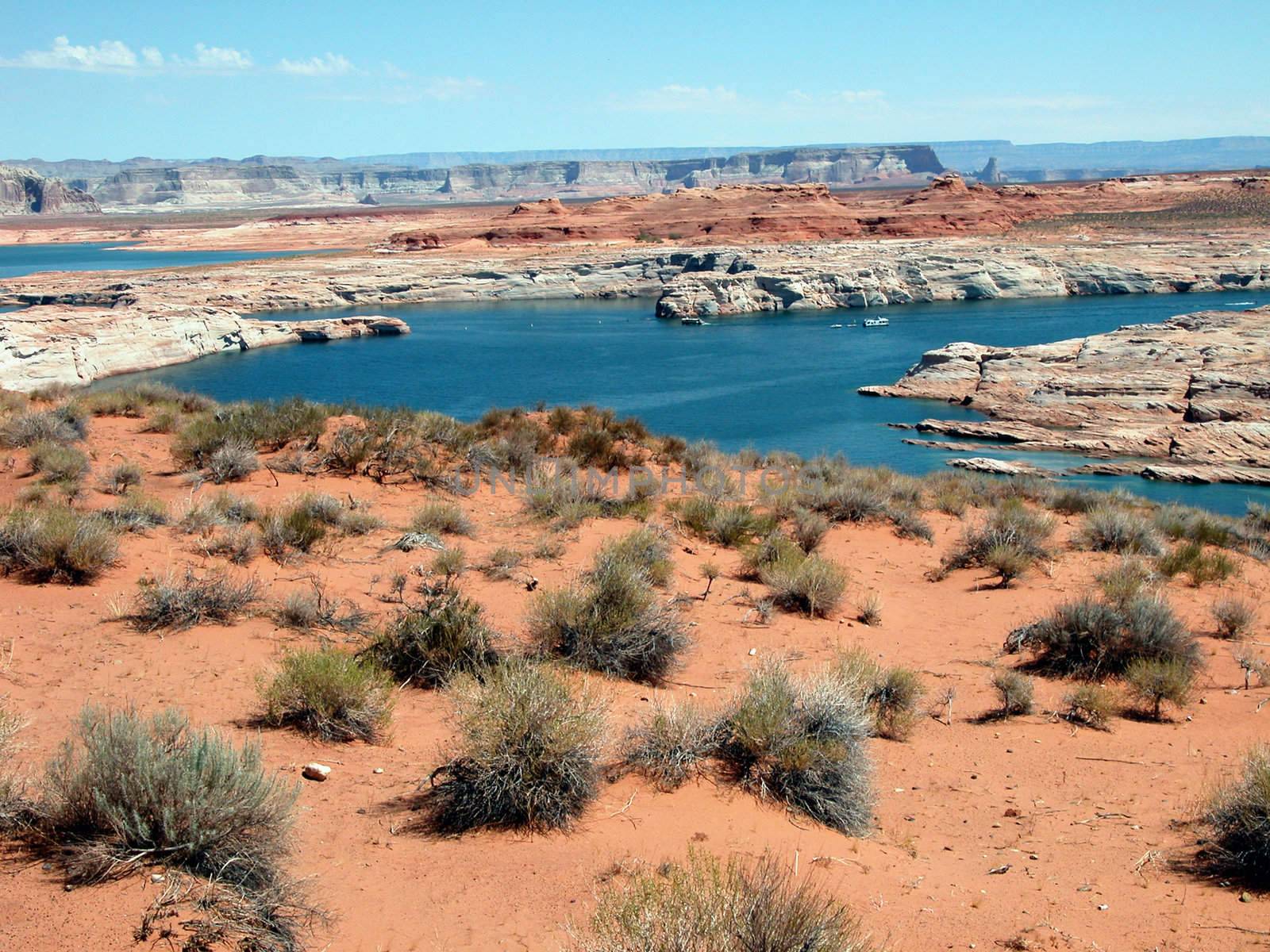 Lake Powell, Arizona by jovannig