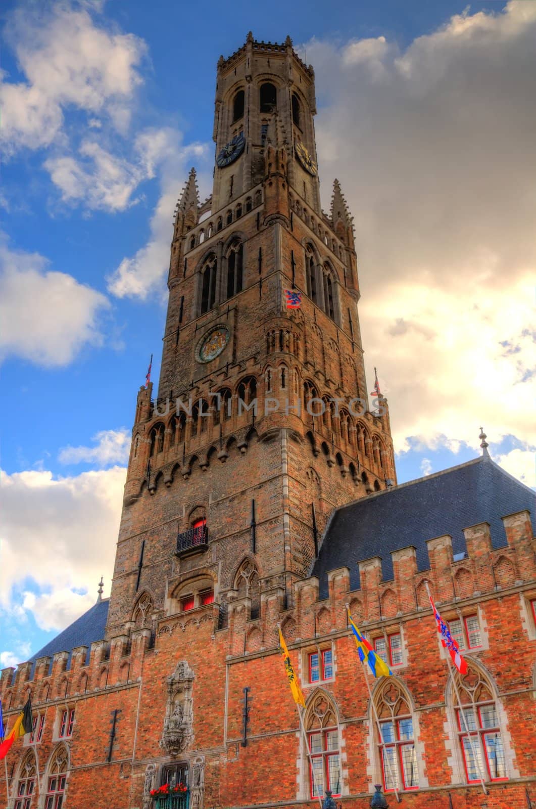 belfry in bruges, belgium by arnelsr