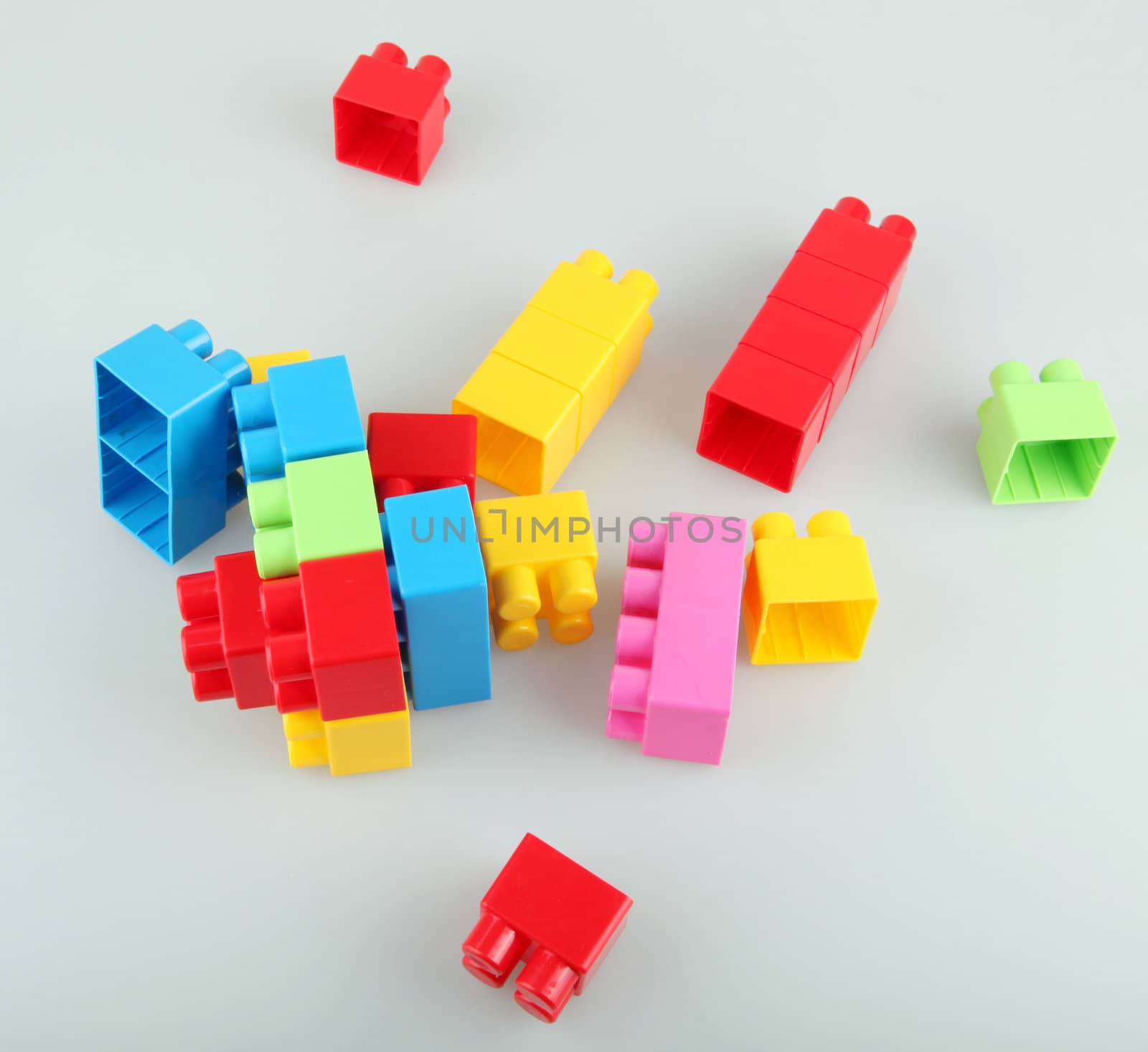 Plastic building blocks