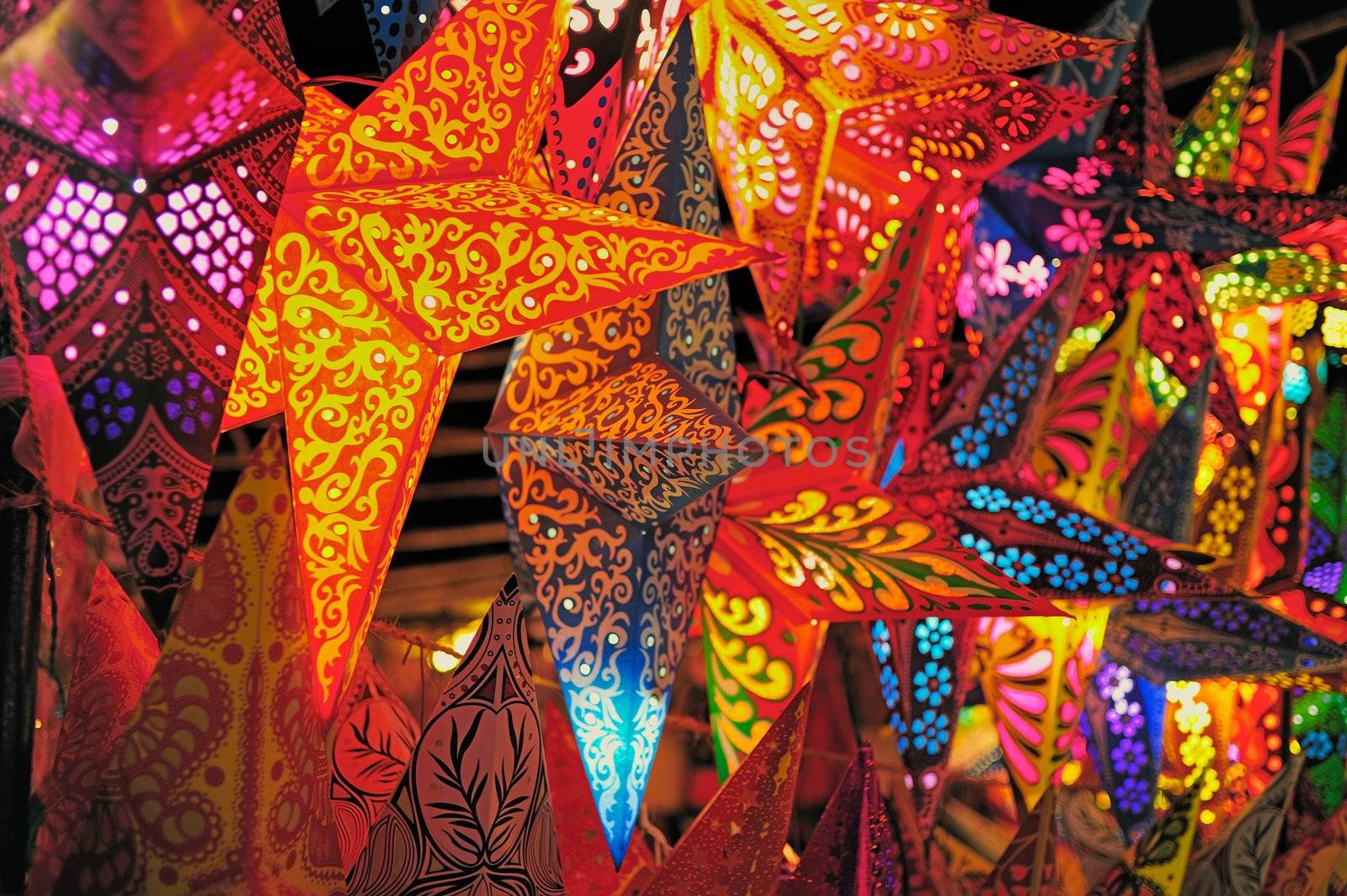 Bright stars. Folding paper lanterns from India