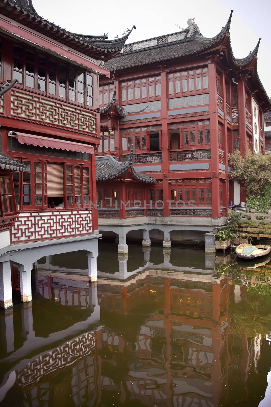 Old Shanghai Houses Pond Reflection Yuyuan Garden China
