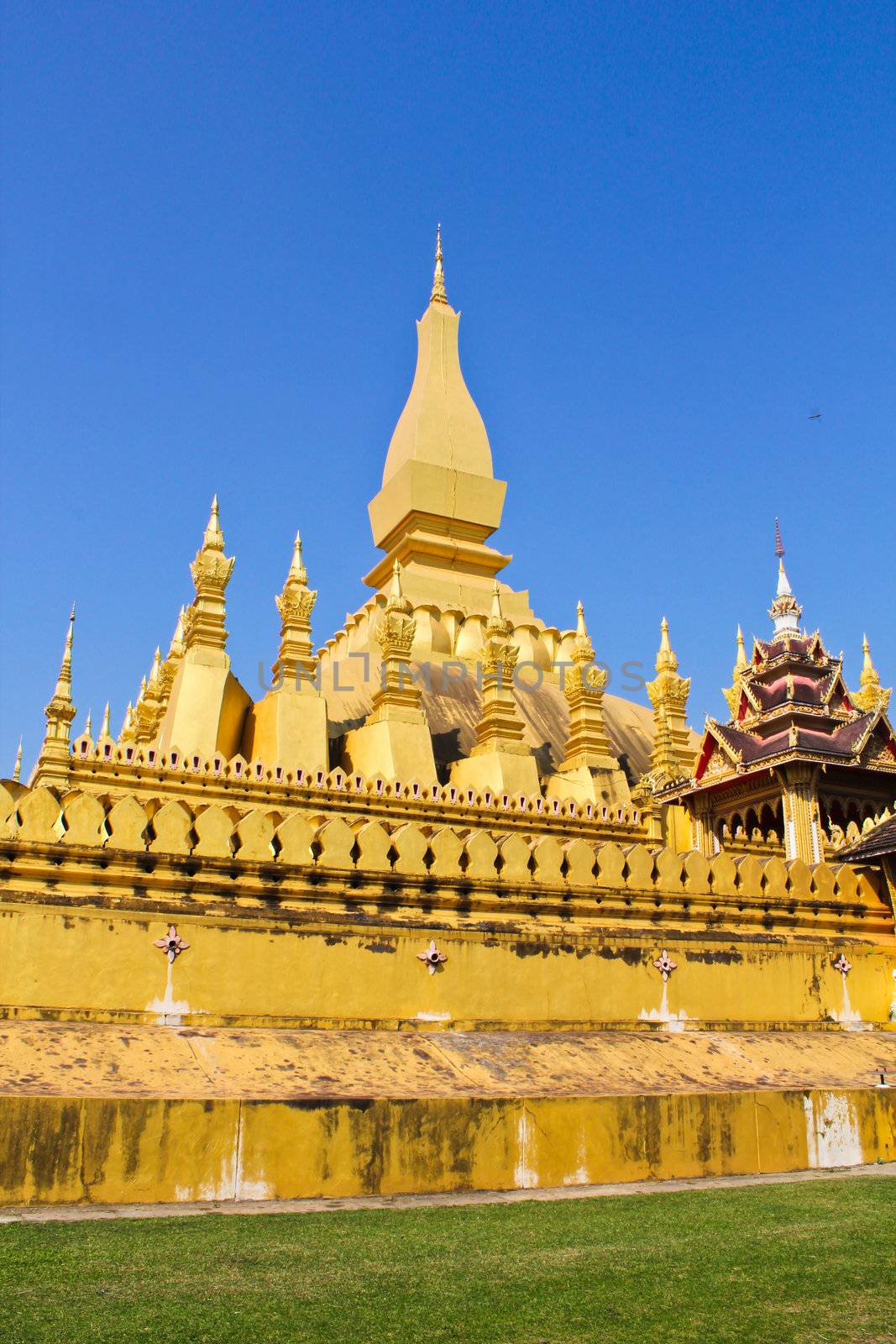 royal pagoda in Laos is the great golden pagoda.