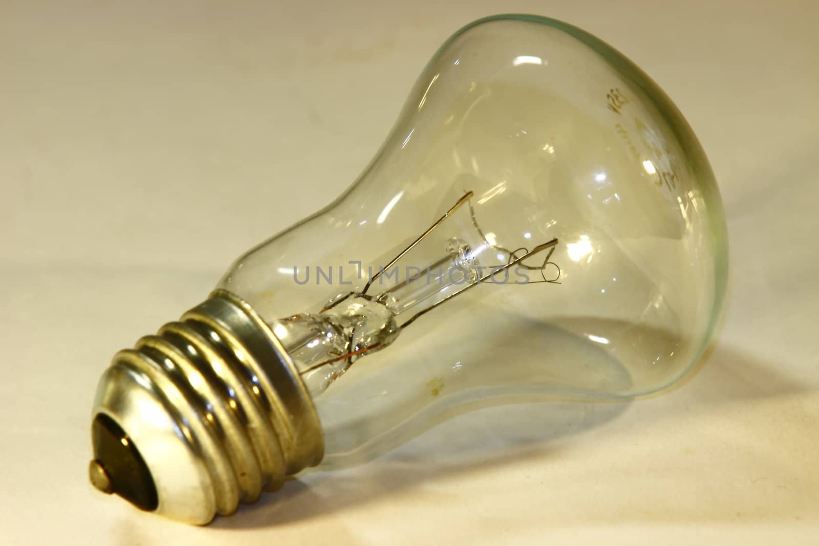 light bulbs, lighting, different costs of electricity