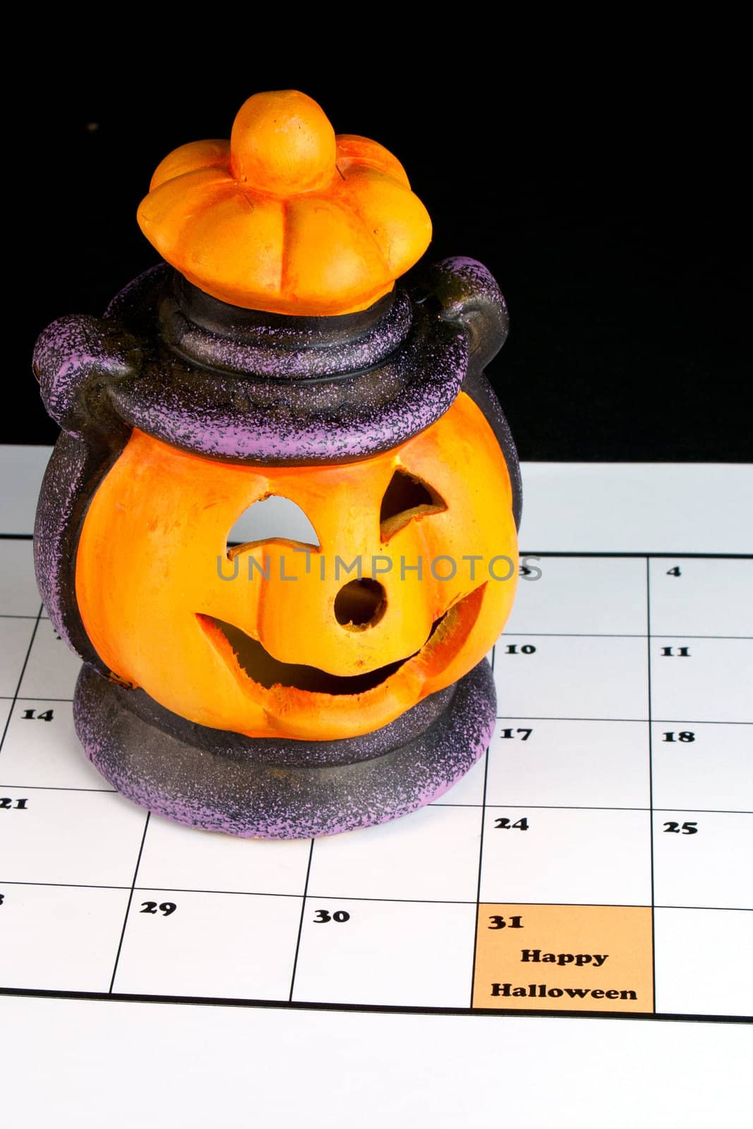 Halloween Lantern on calendar by Kartouchken
