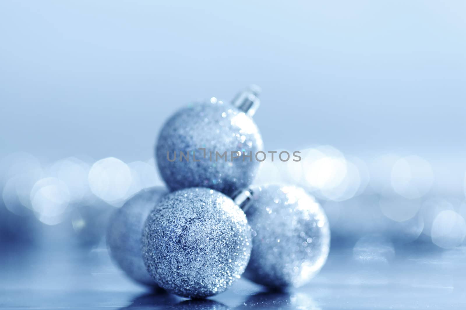 blue christmas ball macro close up