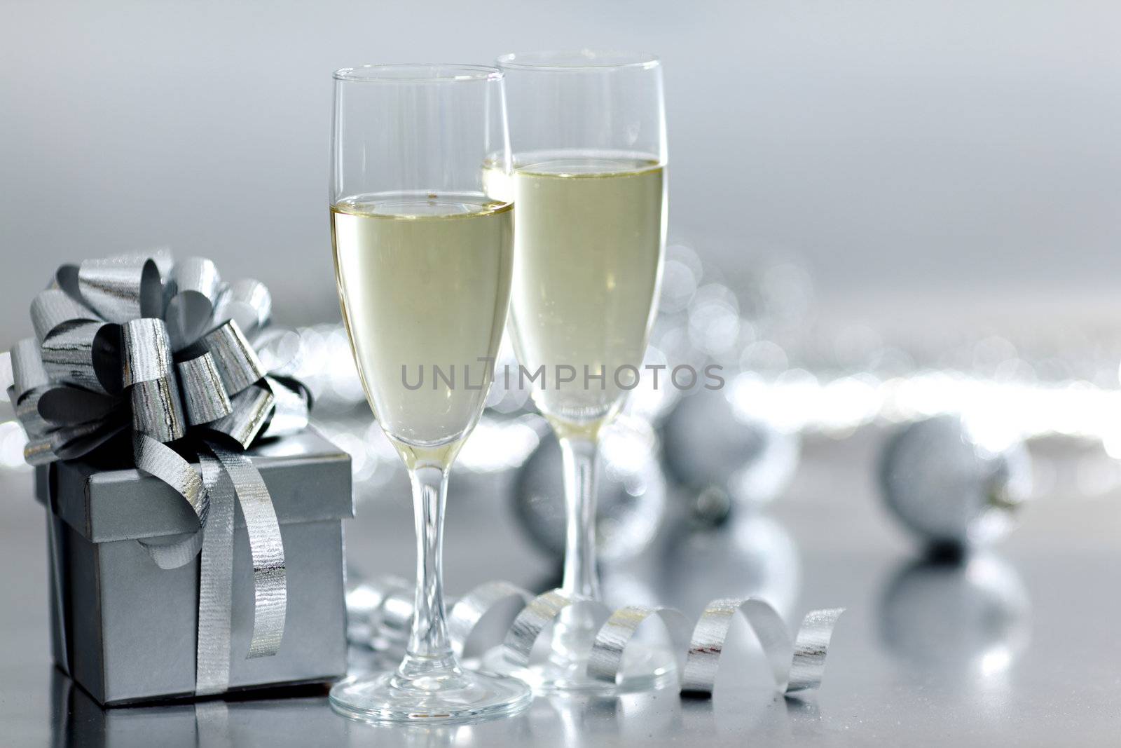  silver christmas card  macro close up