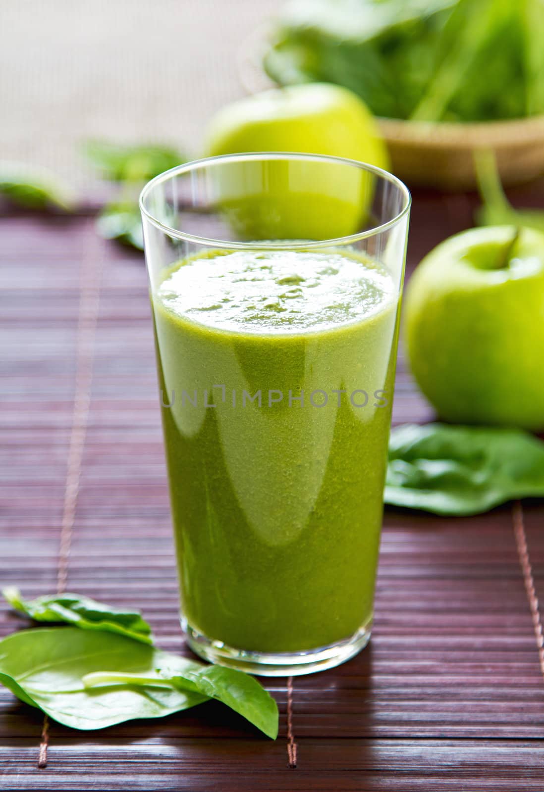 Spinach with Green apple ,and celery smoothie