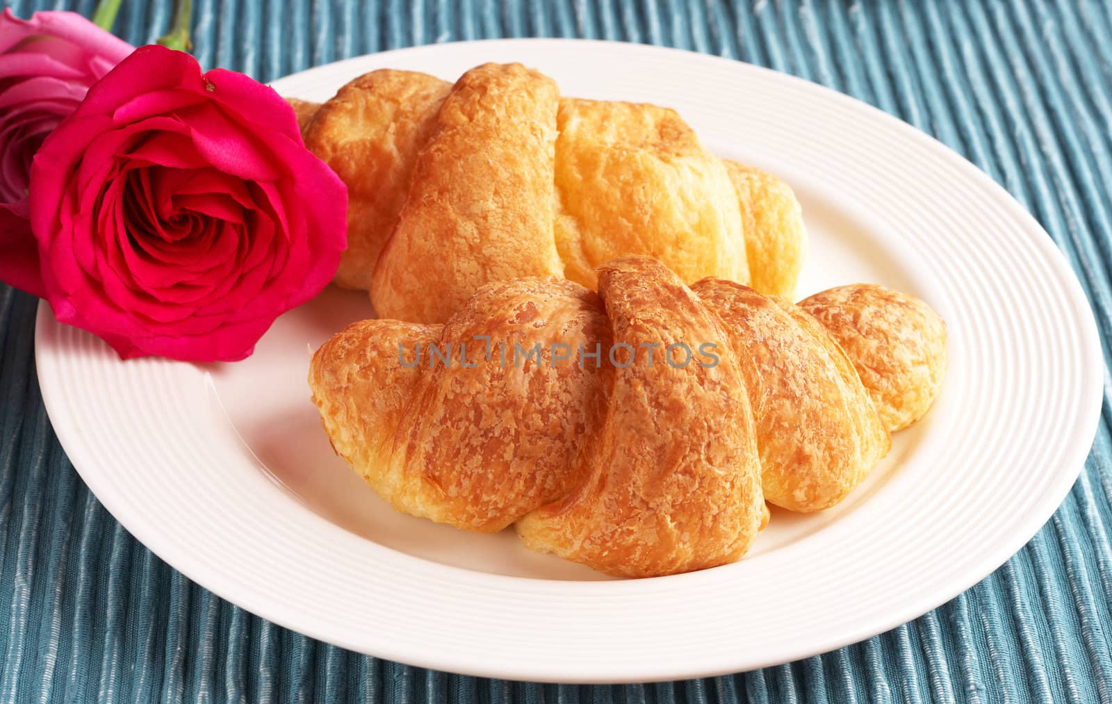 Croissants with roses by Elenat