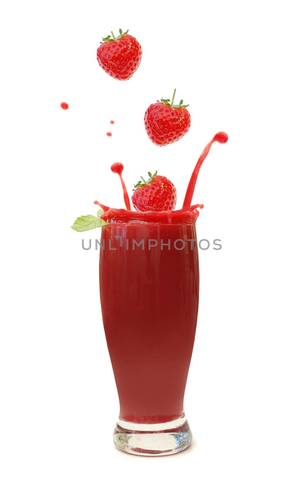 Berry smoothie splash by unikpix