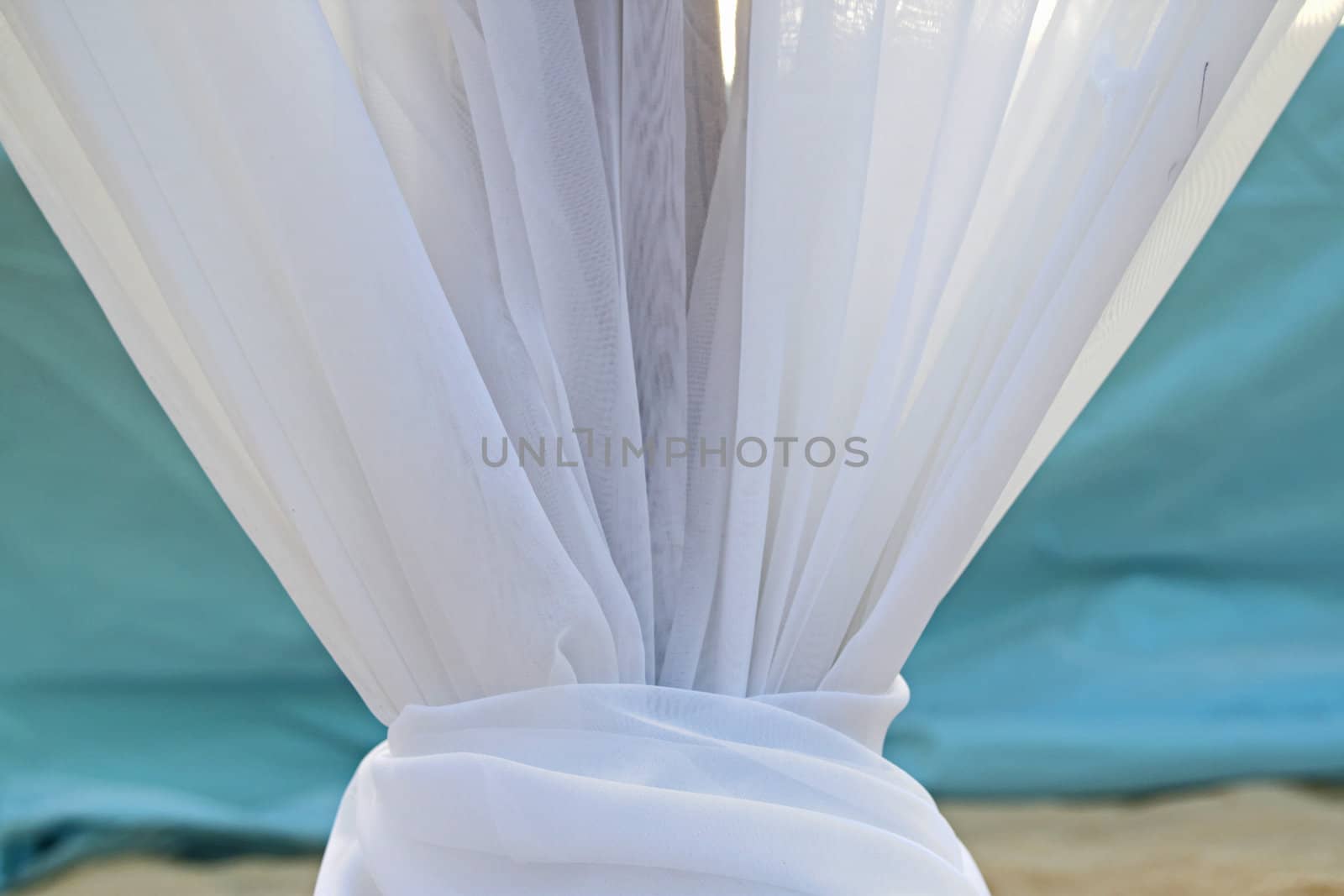 Draping decoration intended for use at a tropical wedding