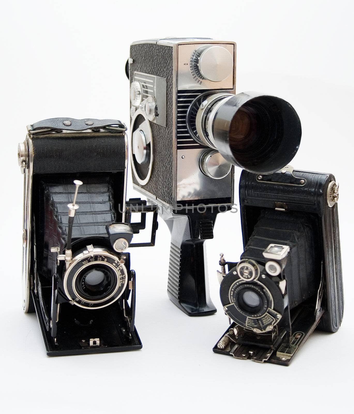 picture of an old and vintage three cameras