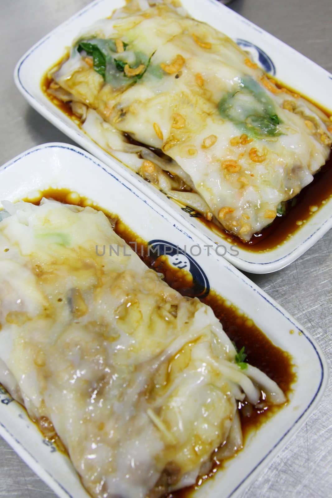 Steamed rice roll with different ingredients