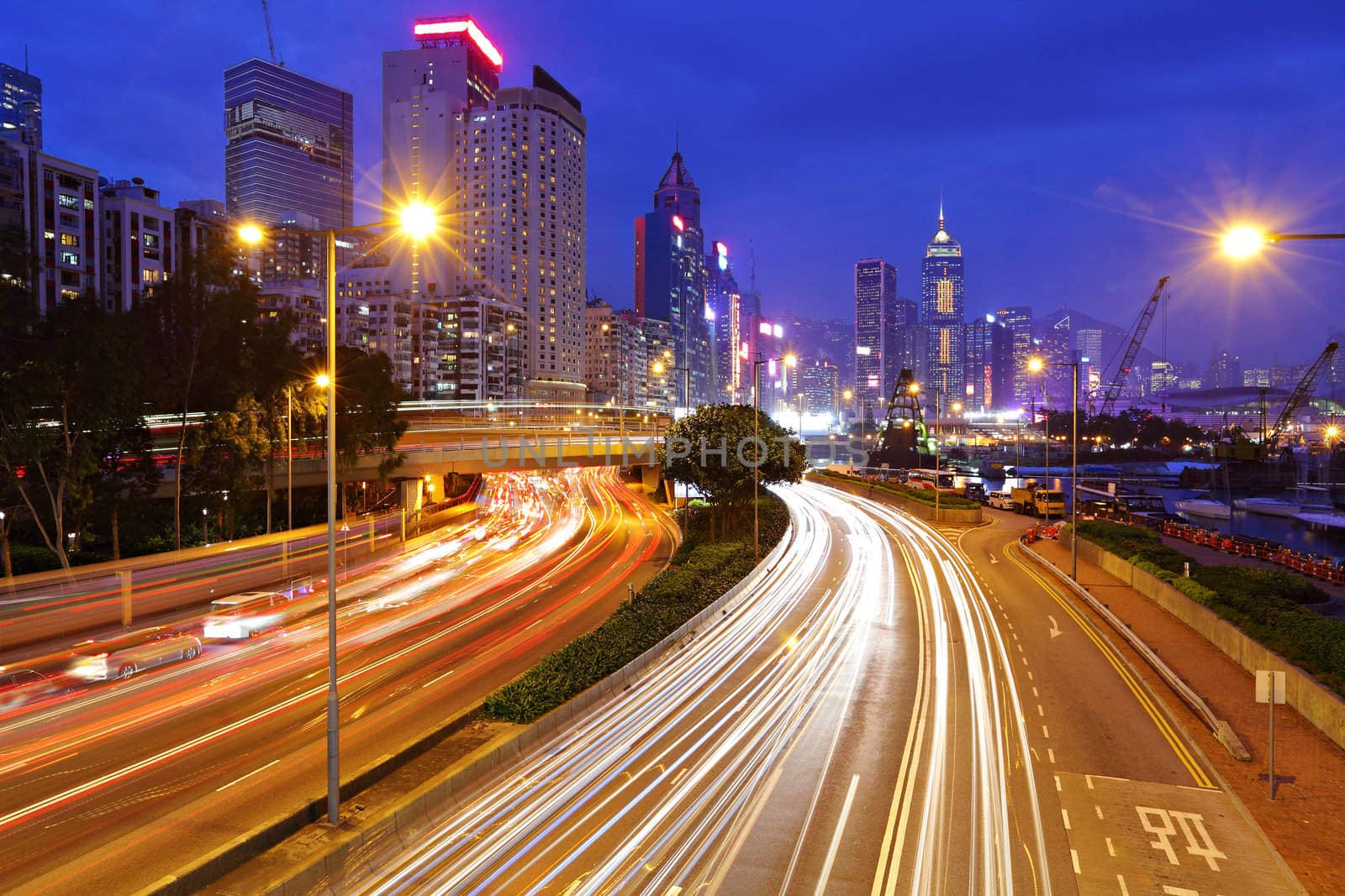 traffic in urban at night