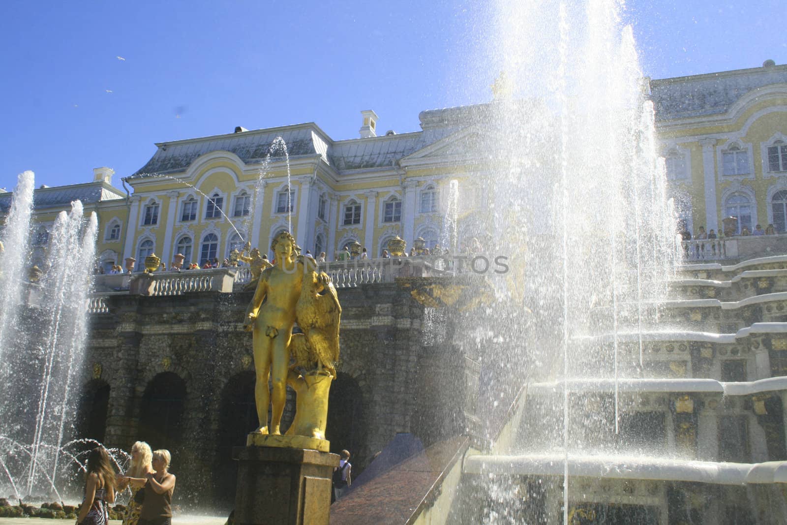 
Hundreds of fountains and golden statues surround Peter's Palace- Rusias answer to Versailles.
Built between 1709 and 1724 by over 5000 soldiers and slaves was distreyed in WW11 and in the 50's 
rebuilt from photographs and maps 
My other pictures of Saint Petersburg.