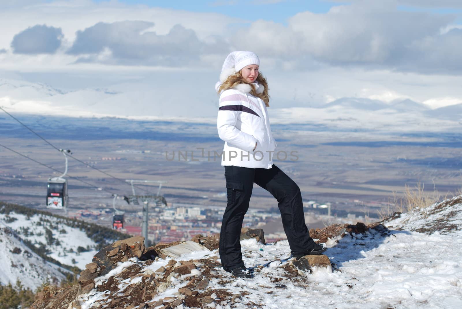 woman snowboarder by svtrotof