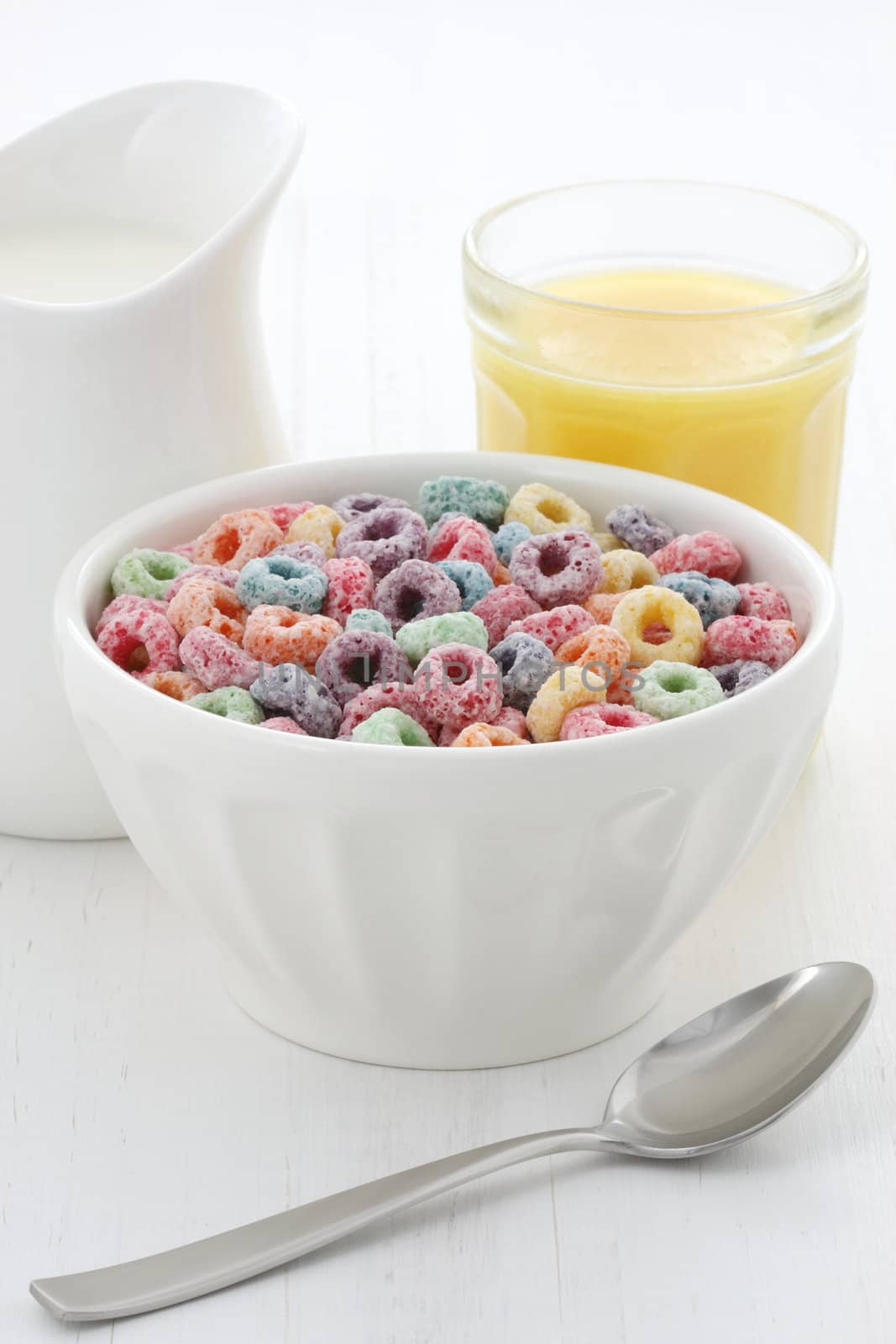 Delicious kids cereal loops with a fruit flavor by tacar