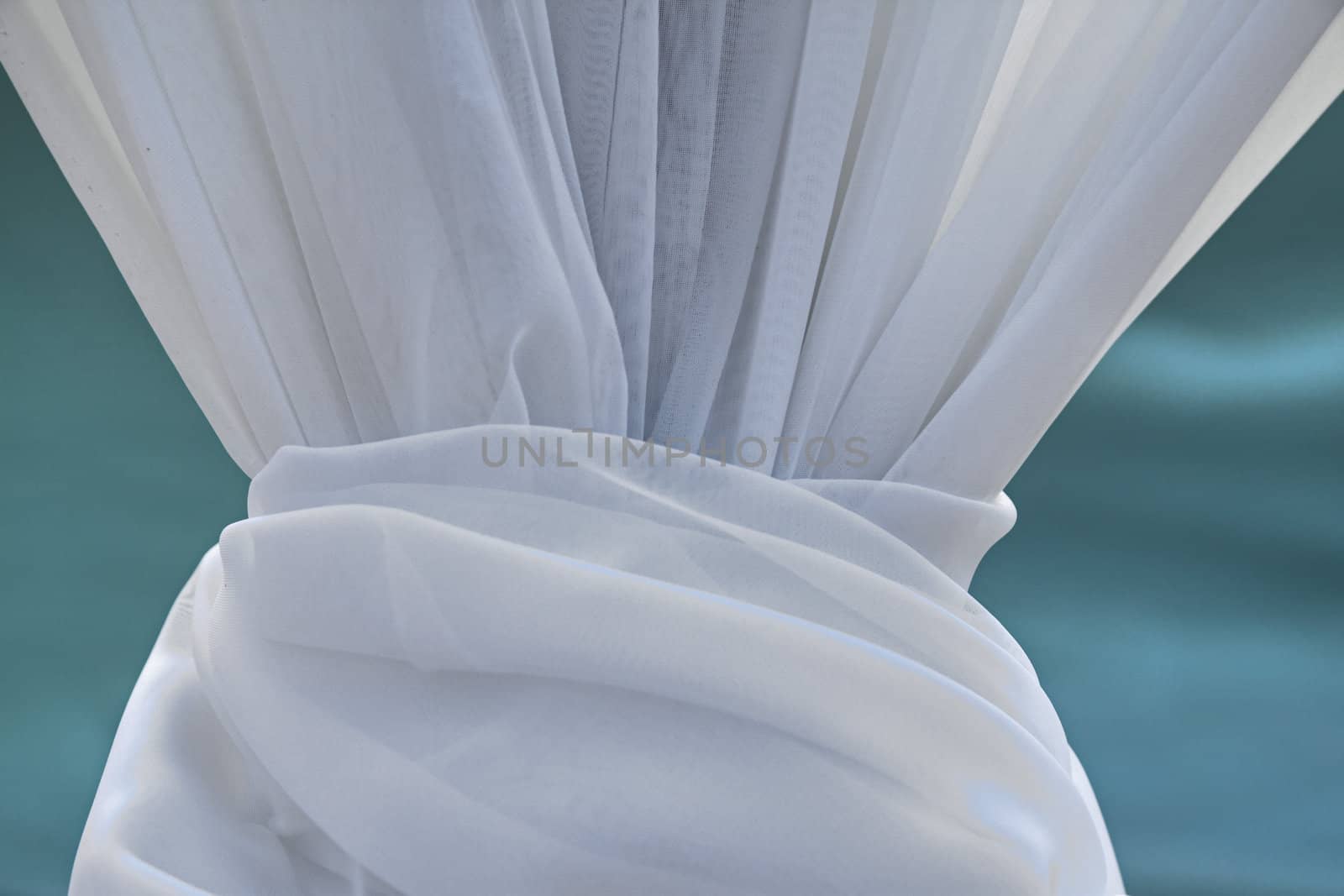 Draping decoration intended for use at a tropical wedding