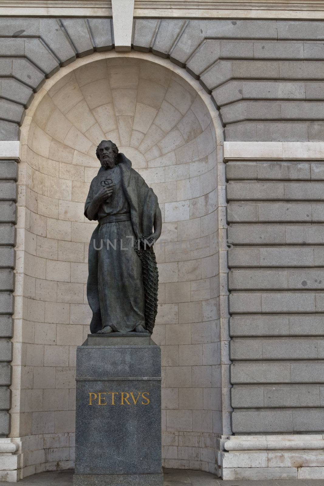 A statue of Petrus, Jesus' disciple, outside the cathedral of Madrid