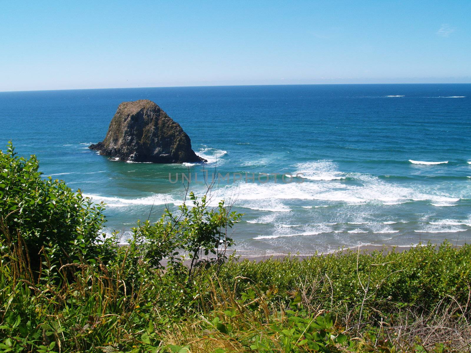 Rugged Rocky Beach on the Oregon Coast featuring Haystack Rock by Frankljunior