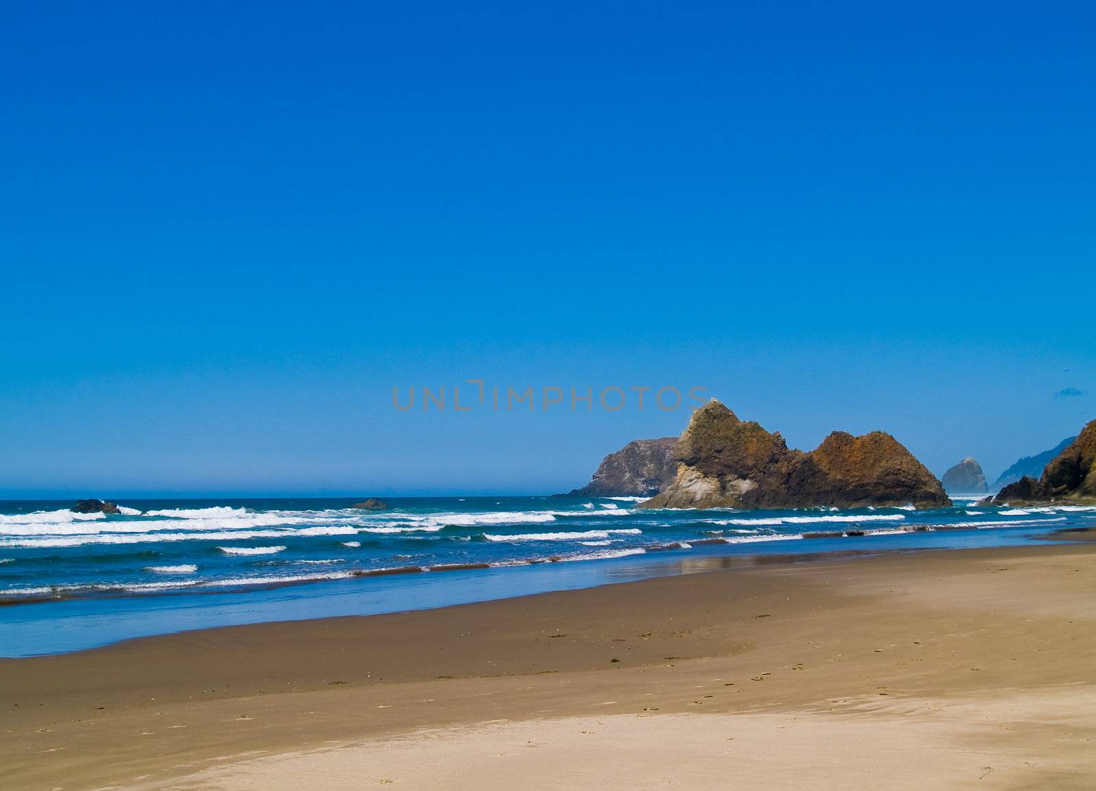 Rugged Rocky Beach on the Oregon Coast by Frankljunior