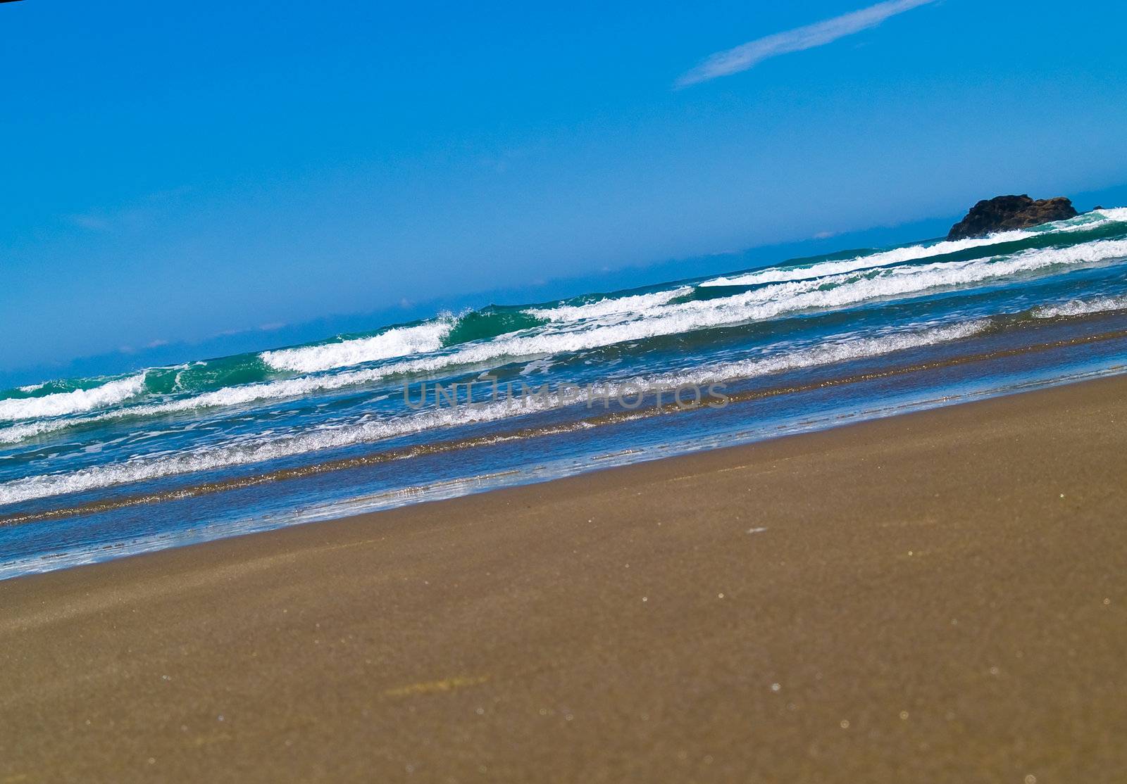 Rugged Rocky Beach on the Oregon Coast by Frankljunior