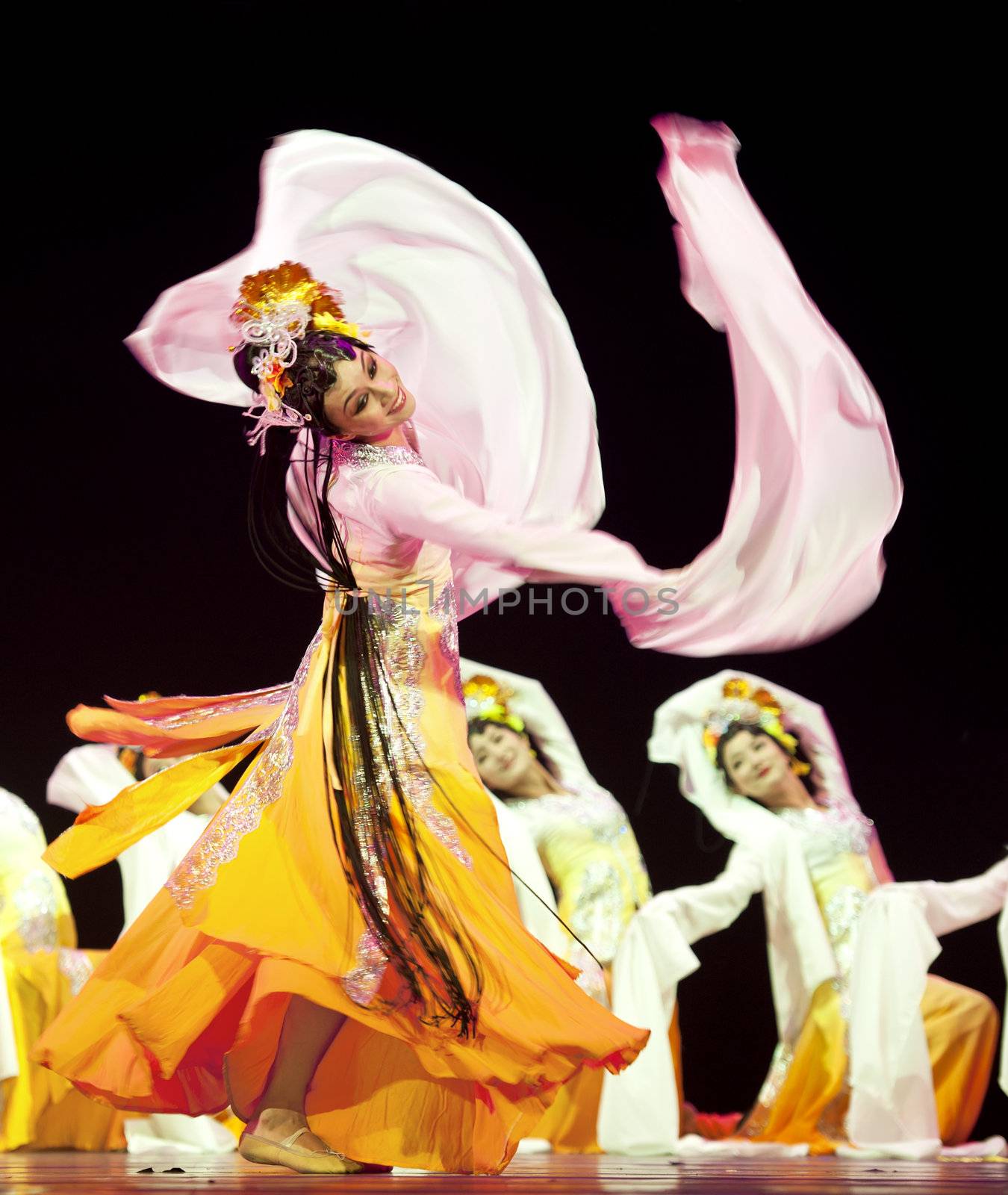 pretty Chinese national dancers by jackq