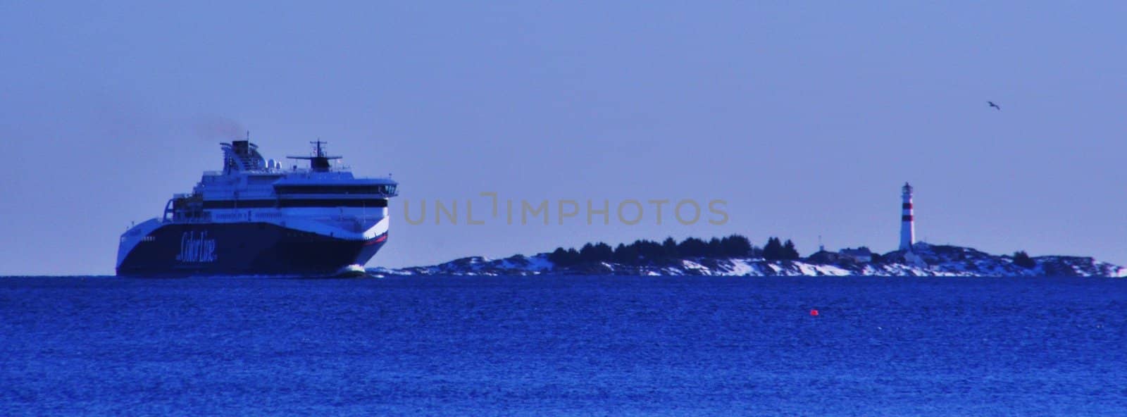 Amaricans have a word for cruise ship, ""Norwegian Stink Ships". Most of the major cruise liners have Norwegian owners, - and sure, no other kind of mass transpotation burs even halv the amount of fossil fuels that the cruiselinesr do =?),