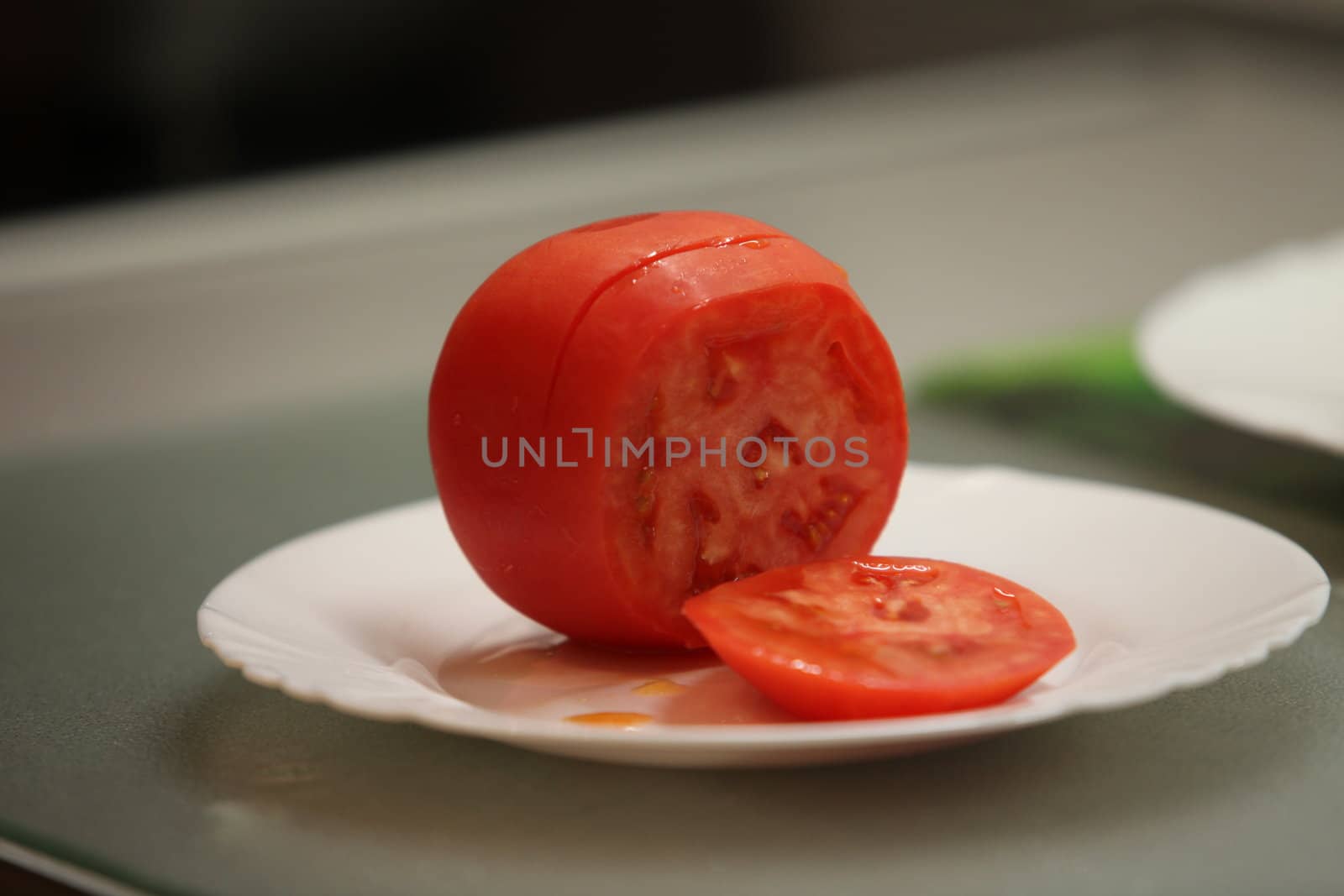 tomato by mrivserg