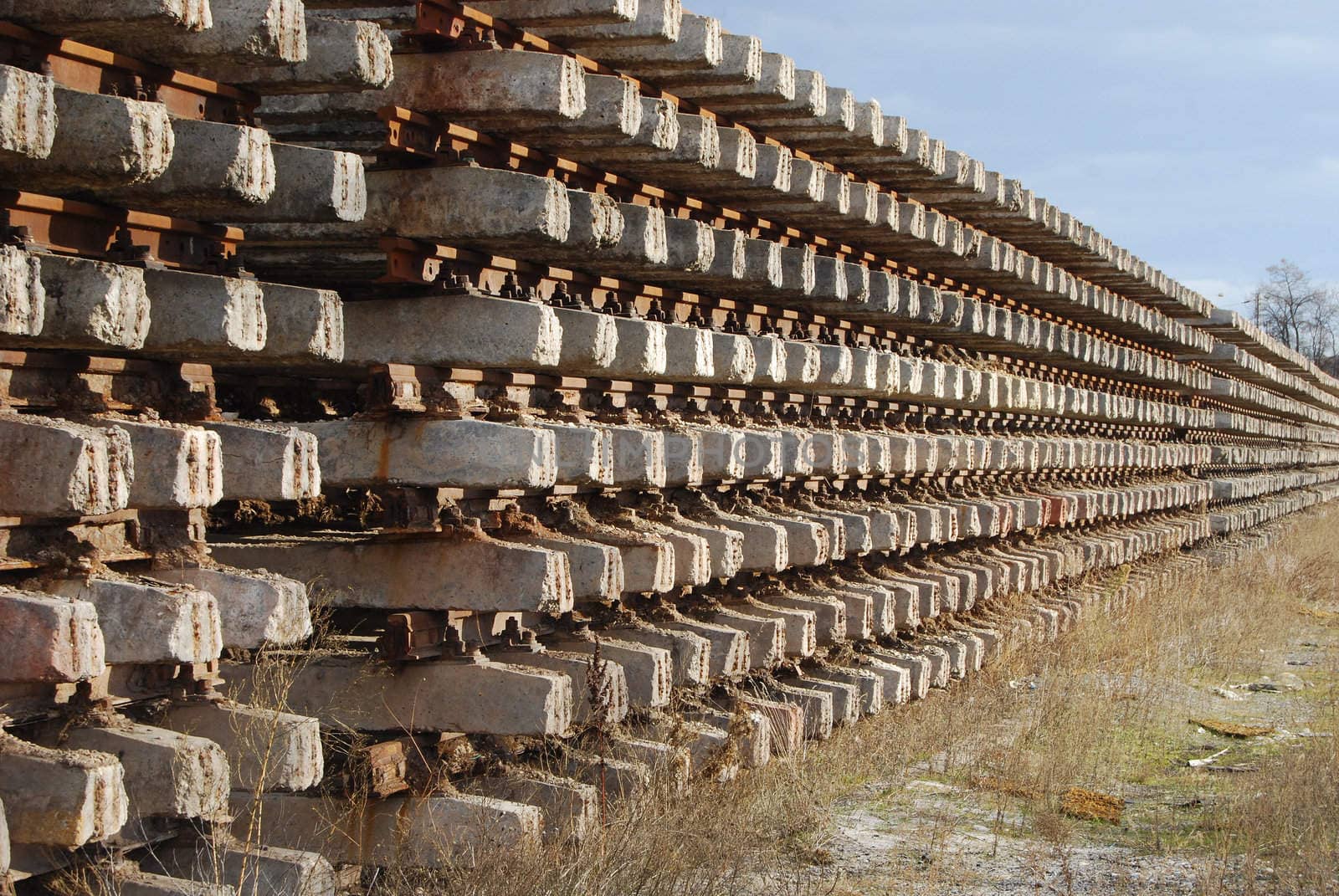 Rows of rails and cross-ties by varbenov