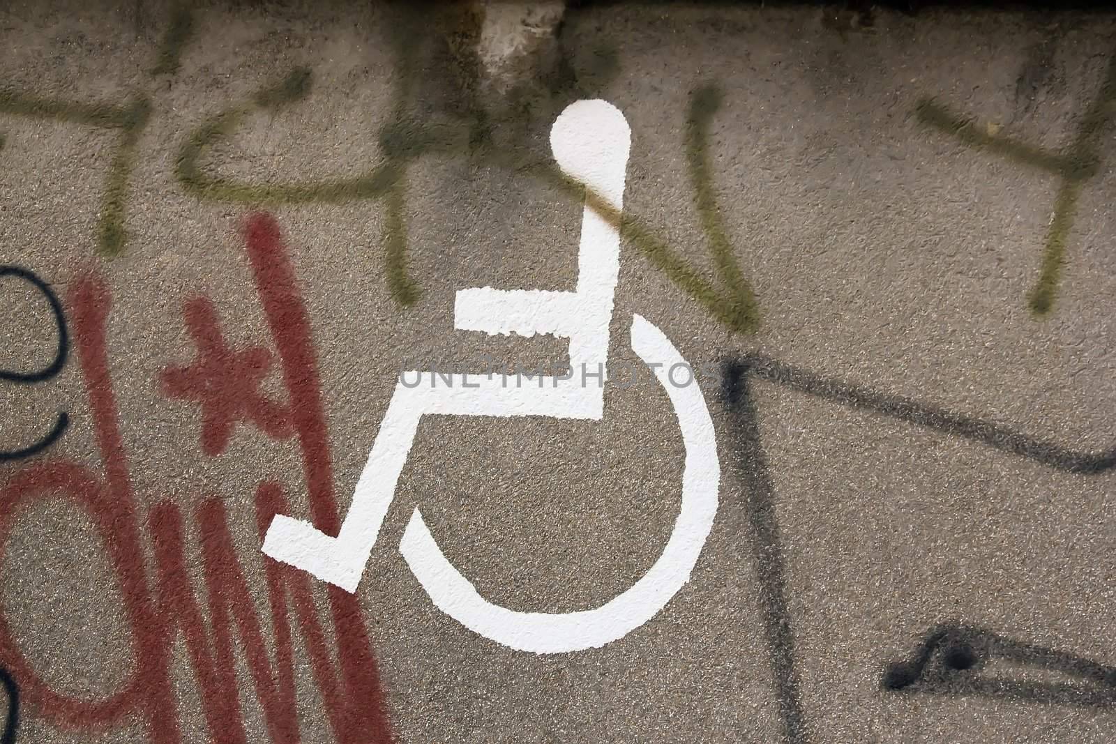 parking for auto reserved for handicapped (France Europe)