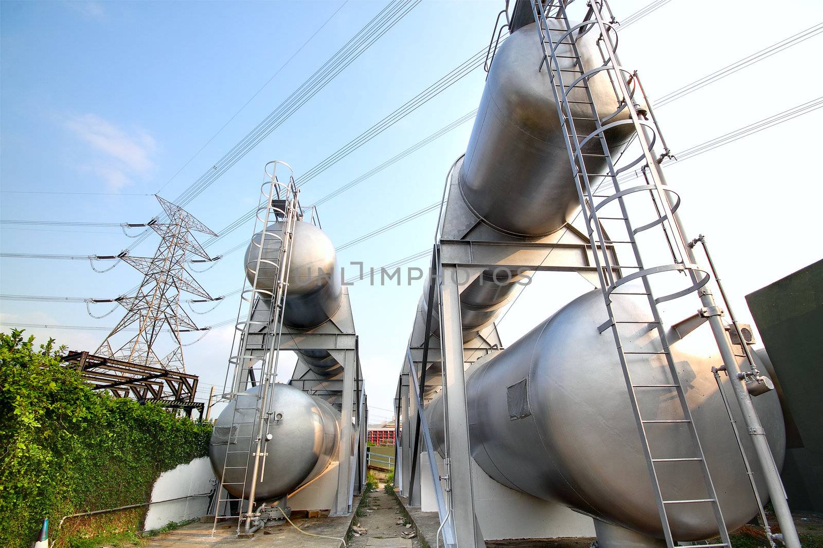 gas container and power tower