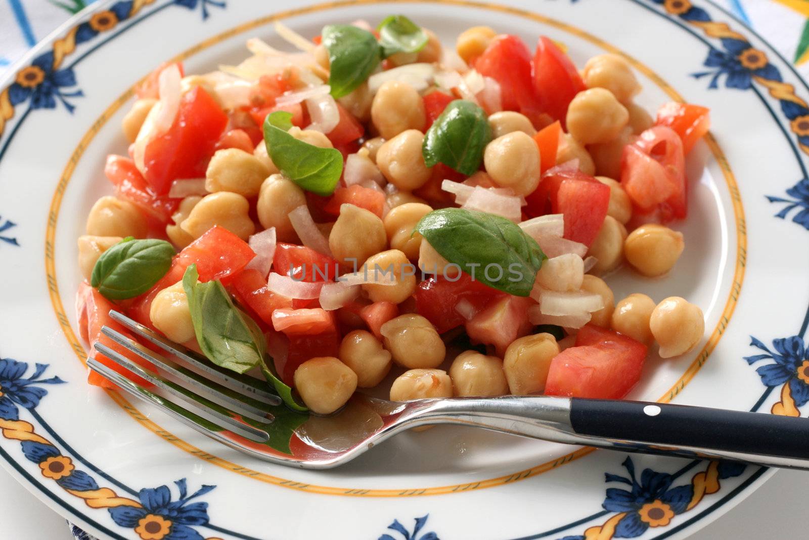 Salad with chickpea