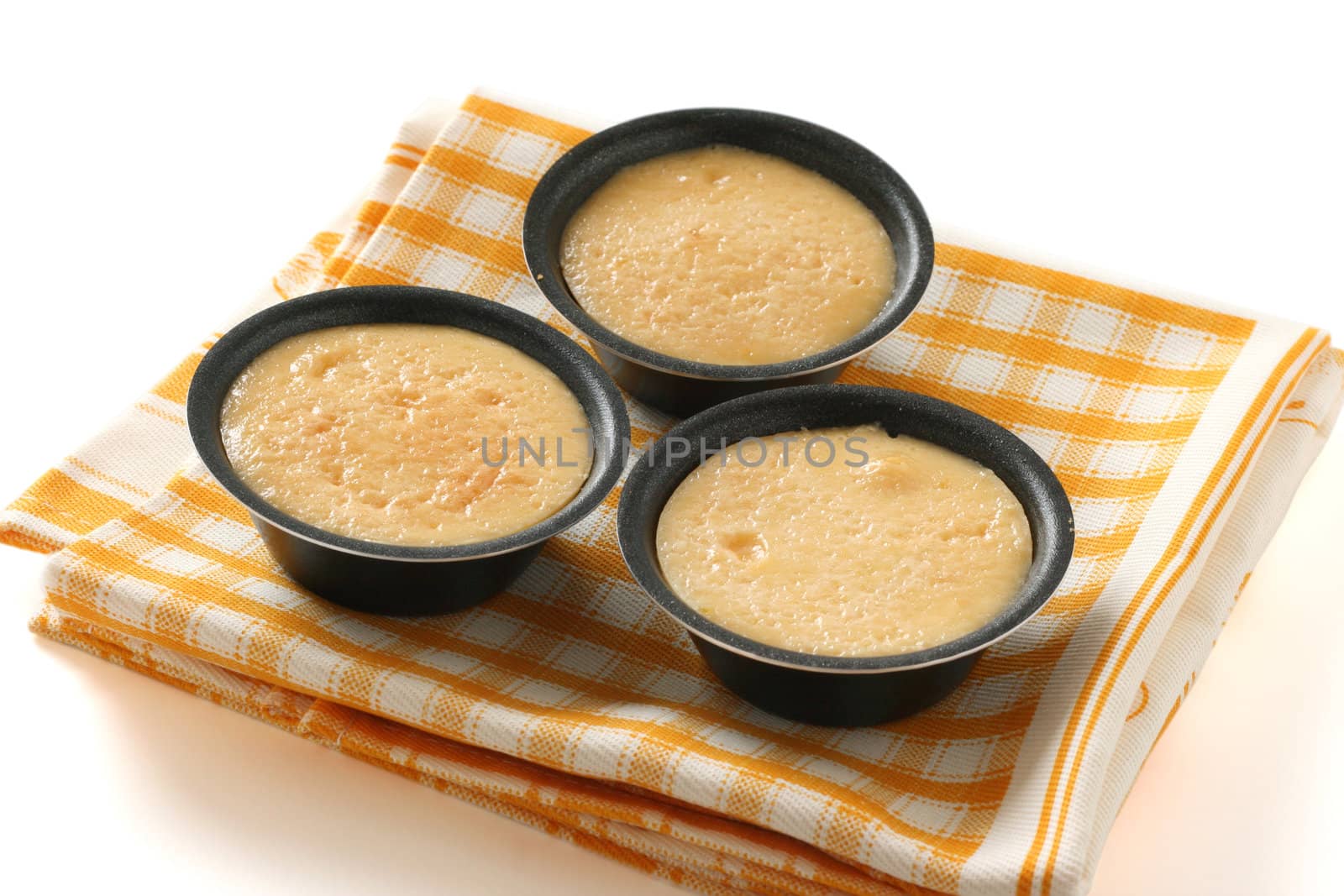 Cakes in small bowls