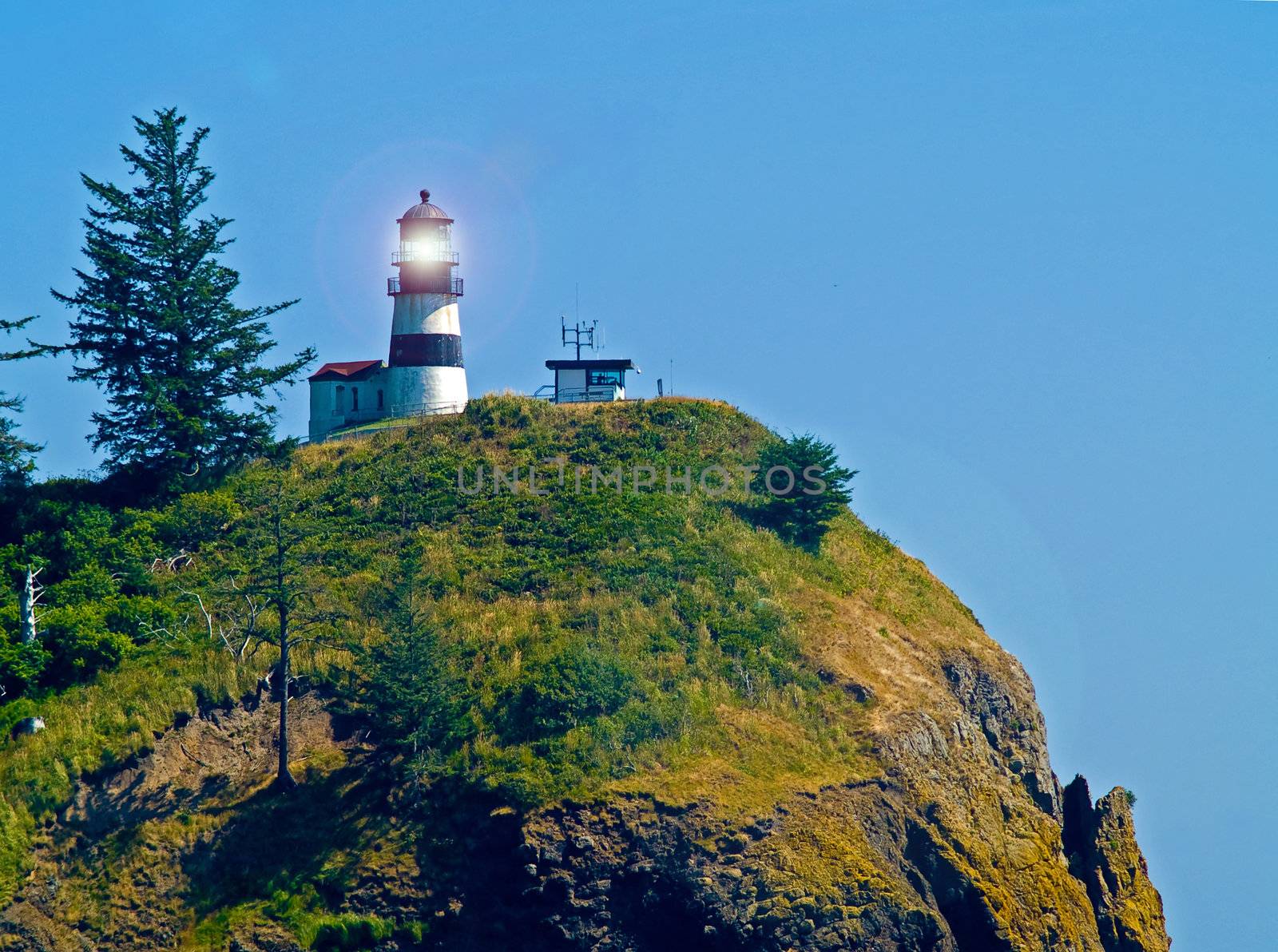 Lighthouse - Cape Disappointment WA USA by Frankljunior