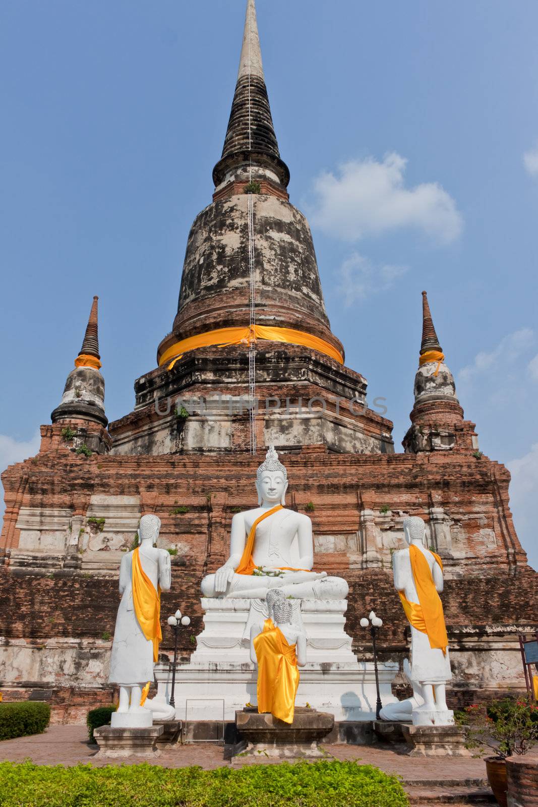 Buddha at Watyaichaimongkol Ayutthaya Province,Thailand by nikky1972