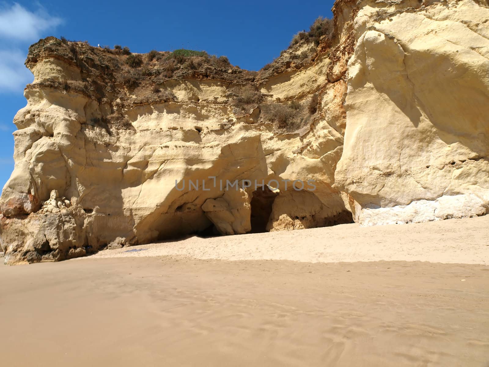 Colourful rocks and wonderful sands on the Algarve coast 
