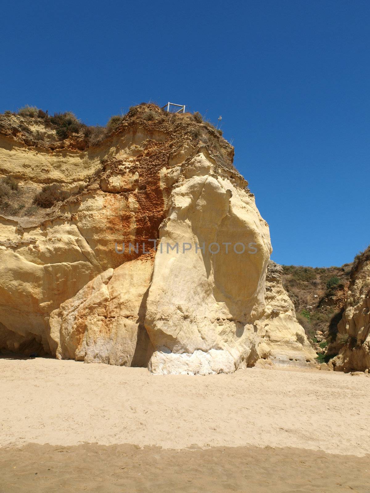 Colourful rocks and wonderful sands on the Algarve coast 