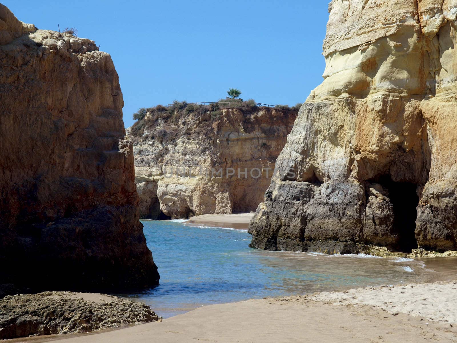 Colourful rocks and wonderful sands on the Algarve coast 