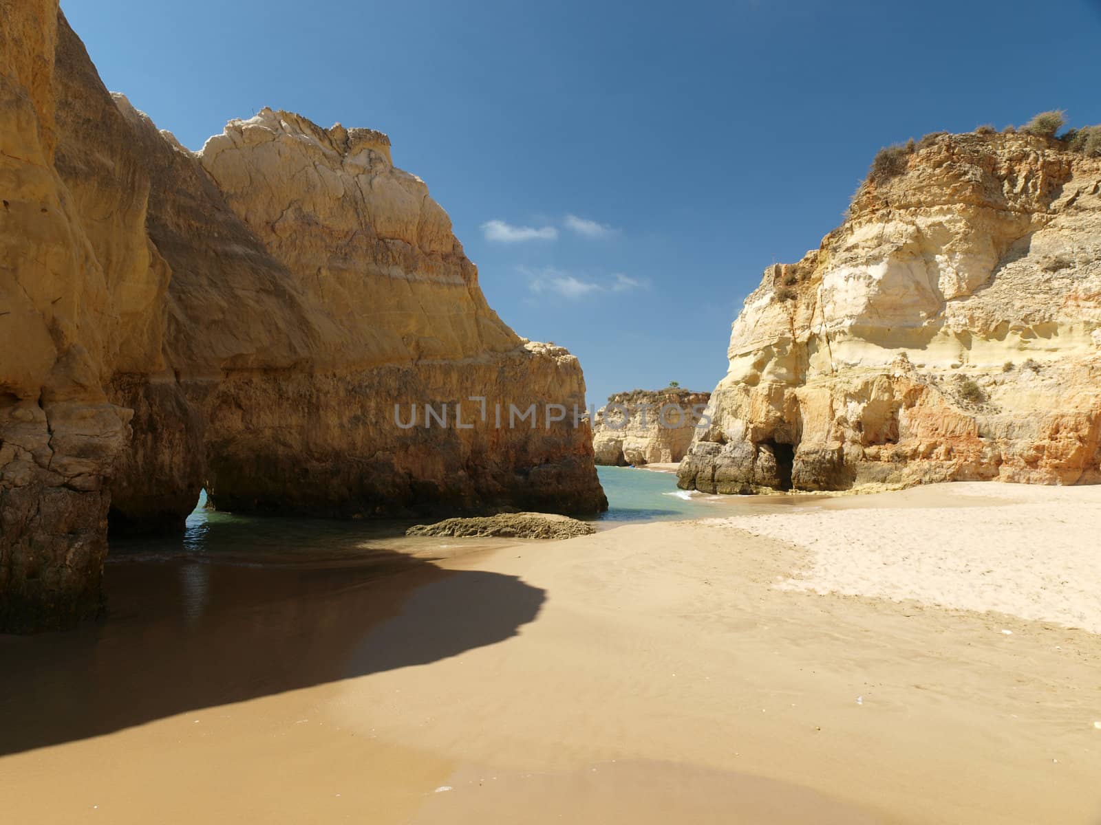 Colourful rocks and wonderful sands on the Algarve coast 