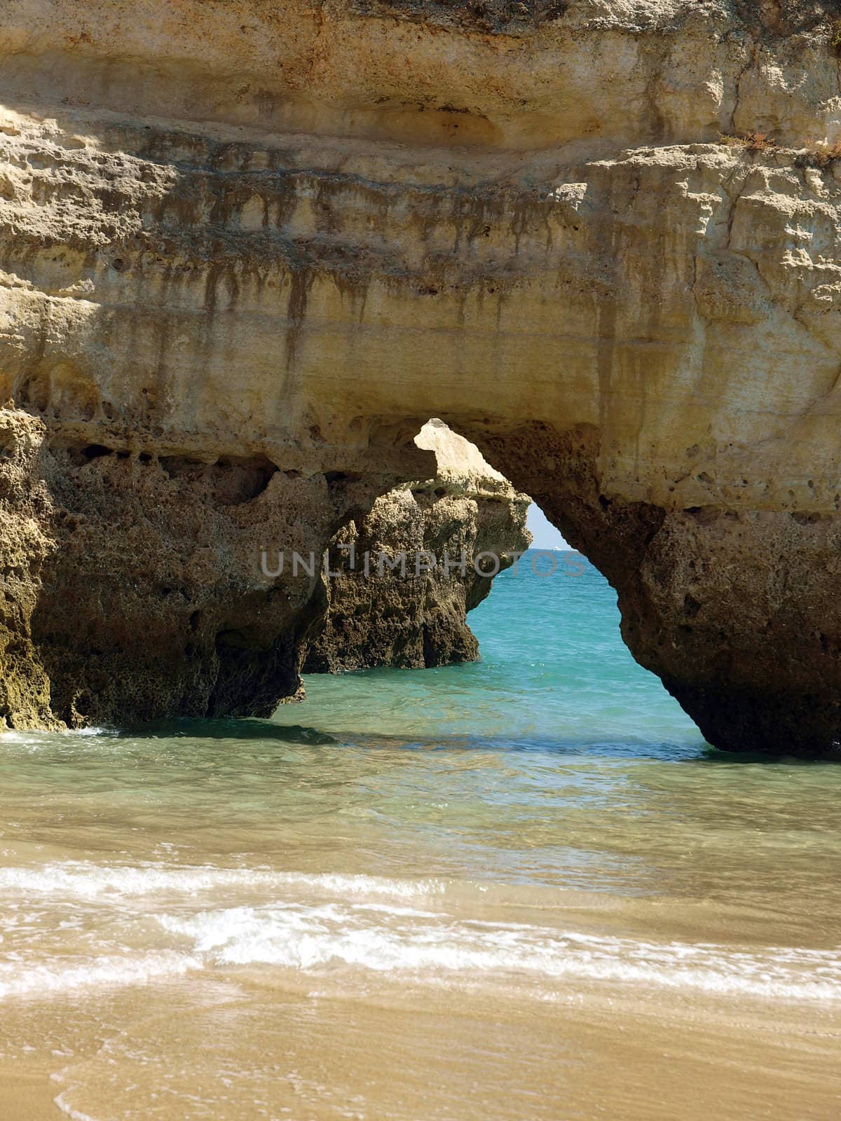 Colourful rocks on the Algarve coast 