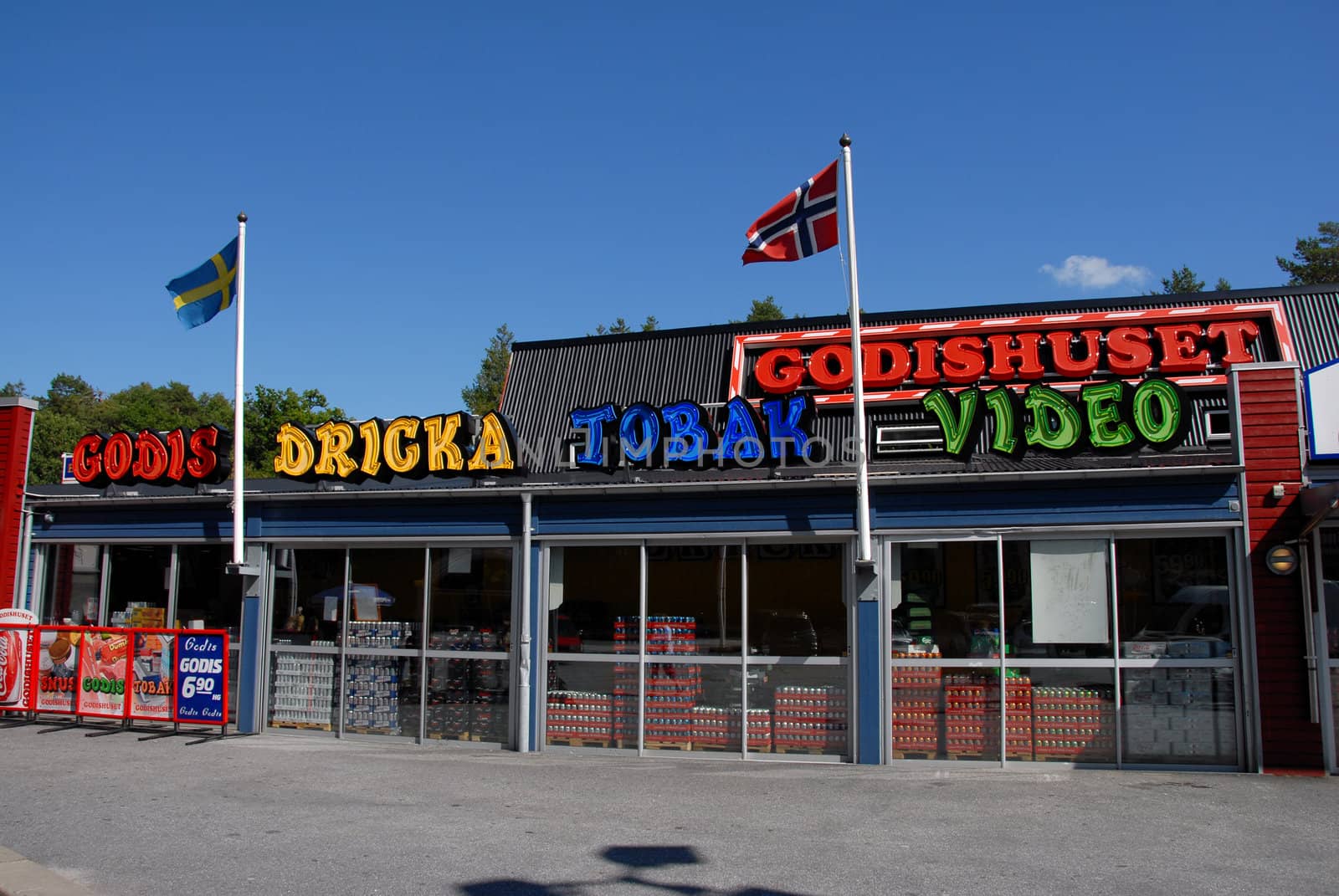 Grensehandel.
Svinesund, marknaden. (old Svinesund)
Sweden 2008. 
