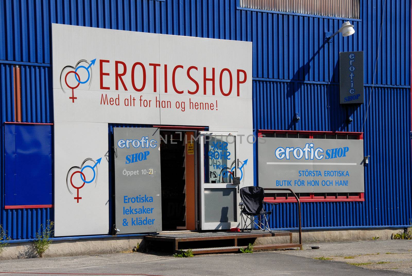 Grensehandel. Svinesund, marknaden. (old Svinesund)
Erotic Shop.
Sweden 2008. 