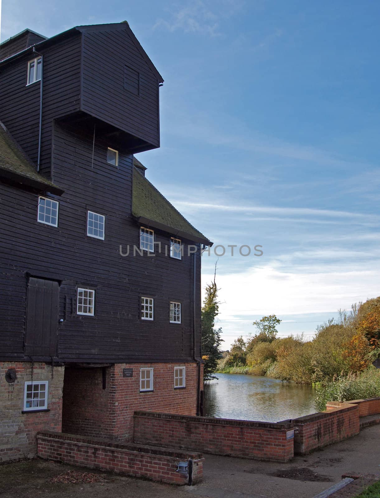 Houghton Mill was built during the 17th Century, it was a working mill with three water wheels untill 1930.