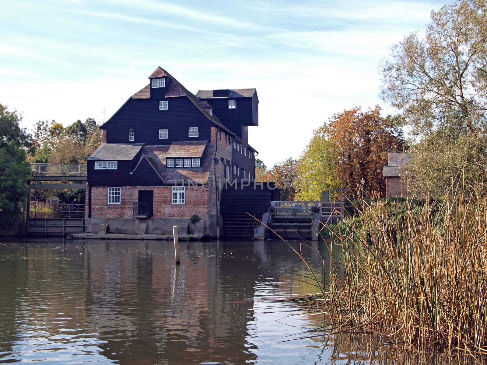 Houghton Mill was built during the 17th Centuryand was a working mill with three water wheel untill 1930.