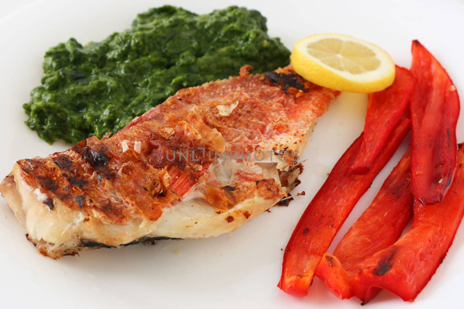 grilled fish with spinach by nataliamylova