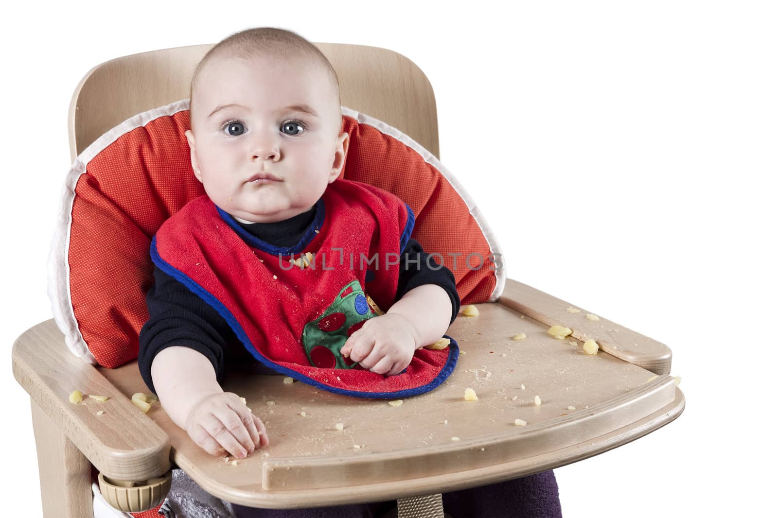 toddler eating potatoes by gewoldi