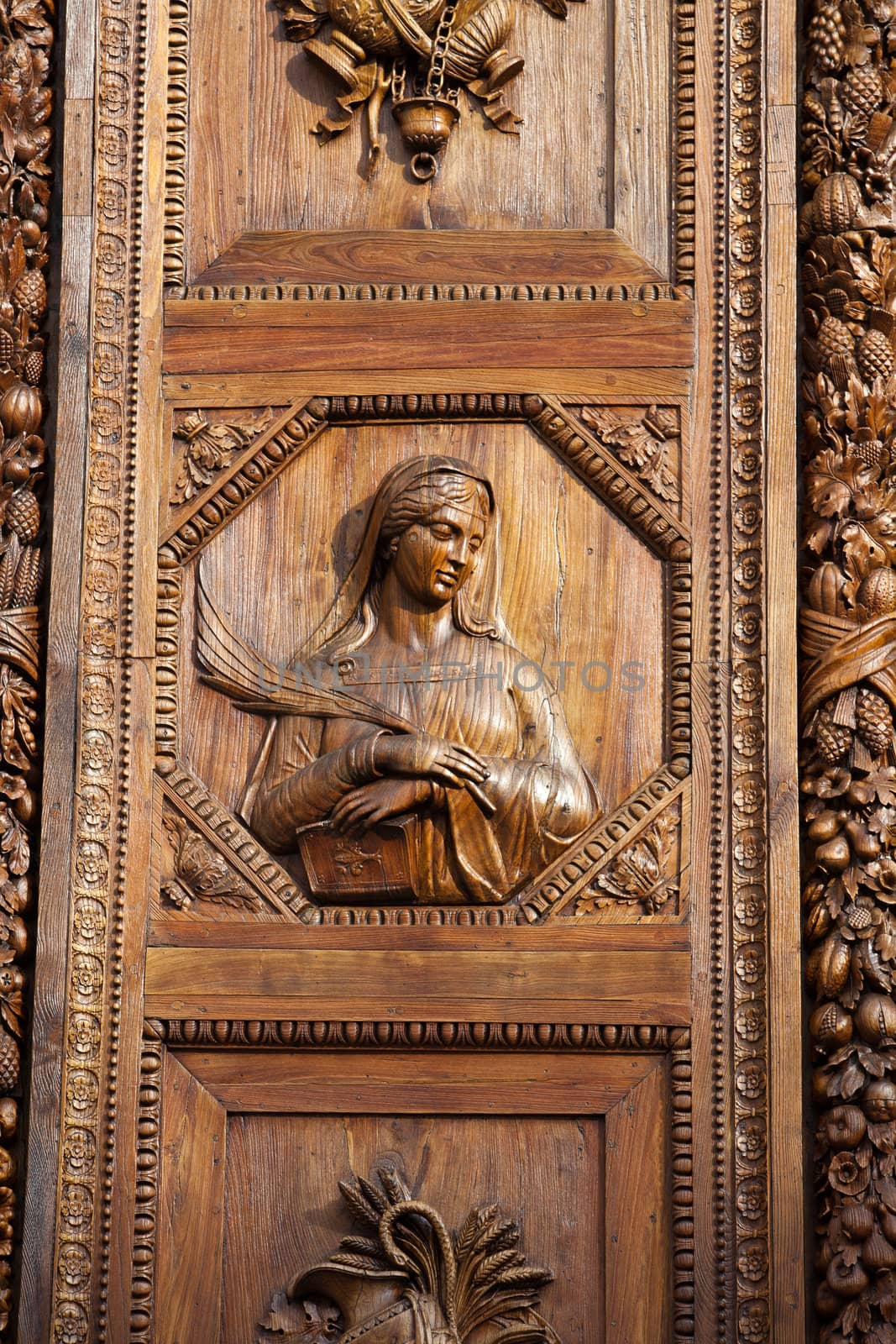 Florence-Wooden door of the Basilica of Santa Croce