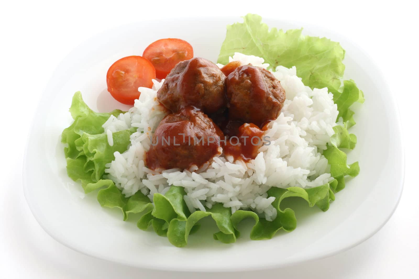 meatballs with rice and lettuce