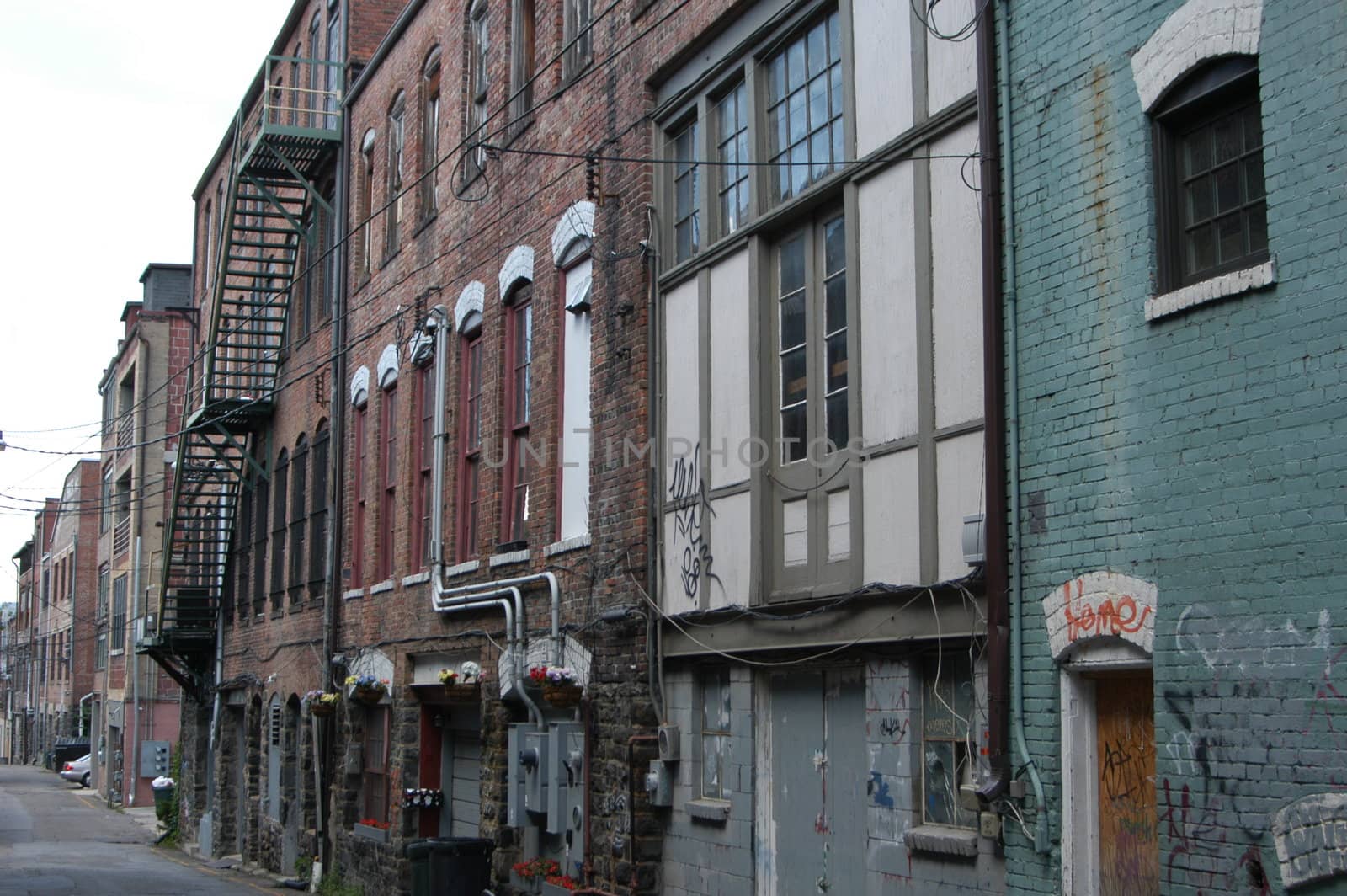 A back alley in a southern city