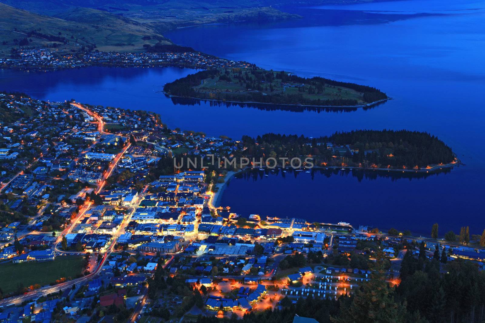 Queenstown cityscape at dusk by vichie81